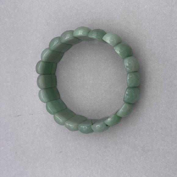 Faceted Green Aventurine Stone Stretchy Cuff Bracelet - Picture 4 of 11